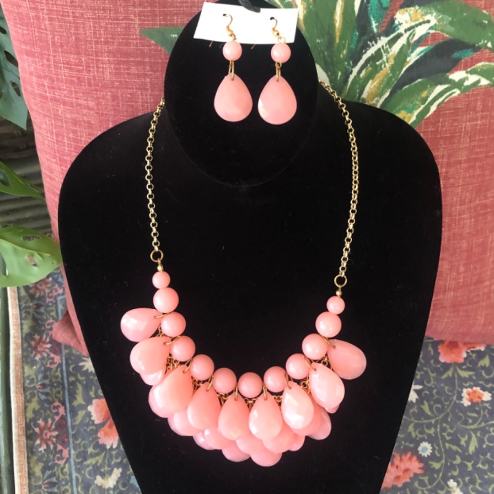 Vintage Rose Petal PINK STATEMENT NECKLACE/ ACRYLIC TEARDROP W/EAR NEW - Picture 5 of 9